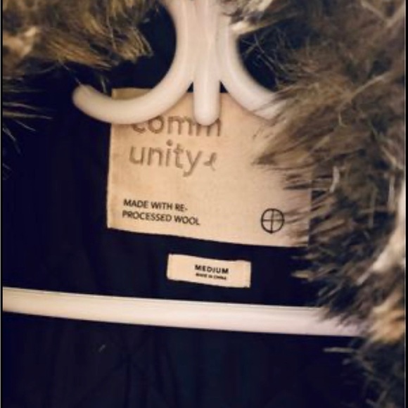 Aritzia Community Wool Coat with detachable faux fur - Picture 3 of 6